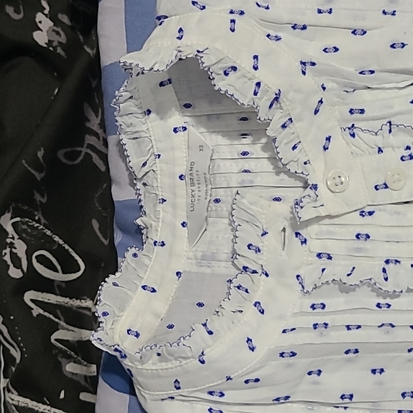 Lucky Brand blouse, ruffled, pleated - Picture 3 of 16